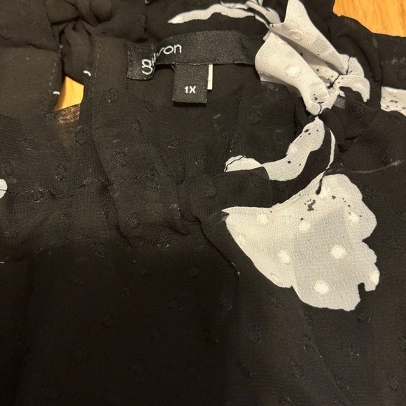 Gibson high neck bow back top! 1X - Picture 6 of 9